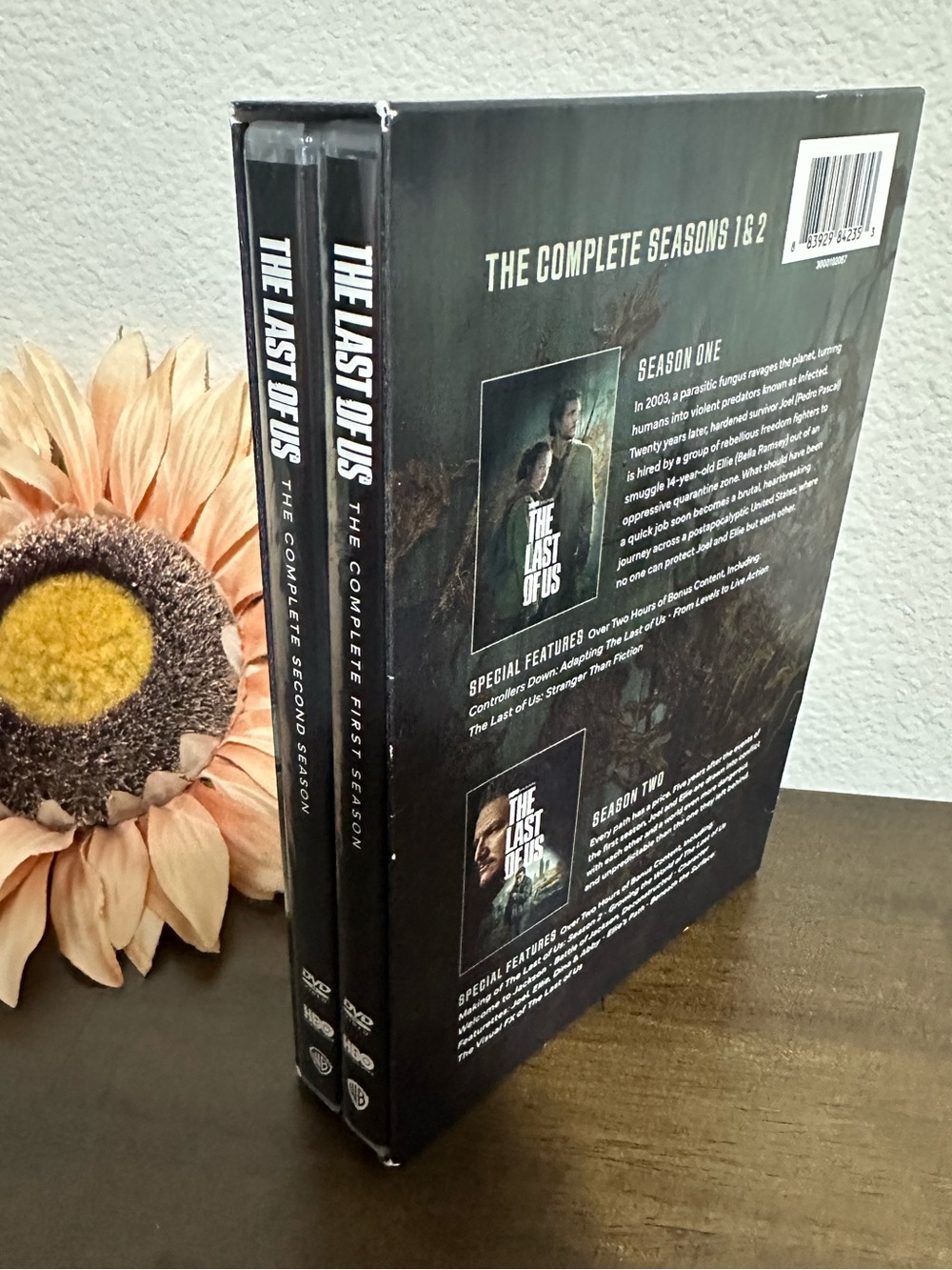 HBO ORIGINAL THE LAST OF US Seasons 1 & 2 DVD - Picture 4 of 6